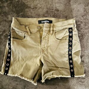 Express Women's Khaki and Tan Shorts